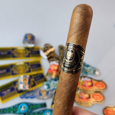 comprar Anel de charuto personalizado premium impresso em vinil com UV localizado e impressão em relevo com foil dourado, branding privado de alta qualidade, adesivo de charuto à prova d'água online manufacture