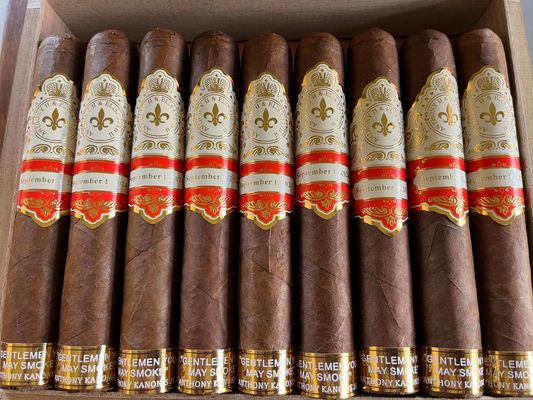 Bom preço Etiquetas de charutos BOPP de vinil Impressível Folha de ouro Resistente ao calor Autocolantes em relevo Impressão on-line