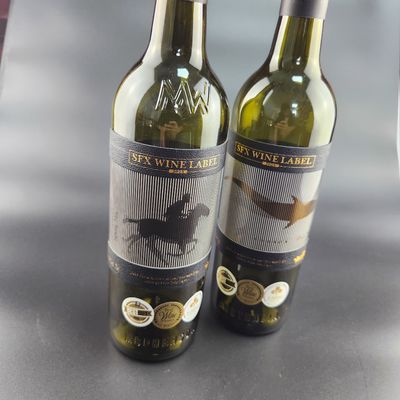 Bom preço Embalagens privadas personalizáveis Rótulos de vinho Adesivo em folha de ouro Design em relevo para garrafas on-line